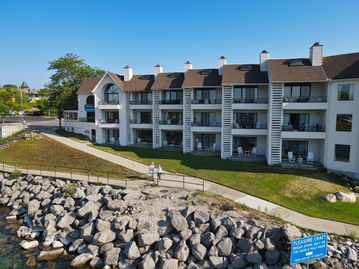 228 Edgewater Inn Charlevoix Dış mekan fotoğraf