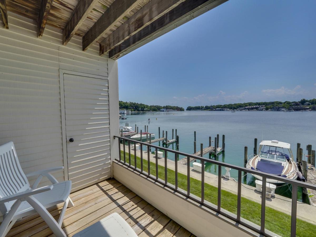 228 Edgewater Inn Charlevoix Dış mekan fotoğraf